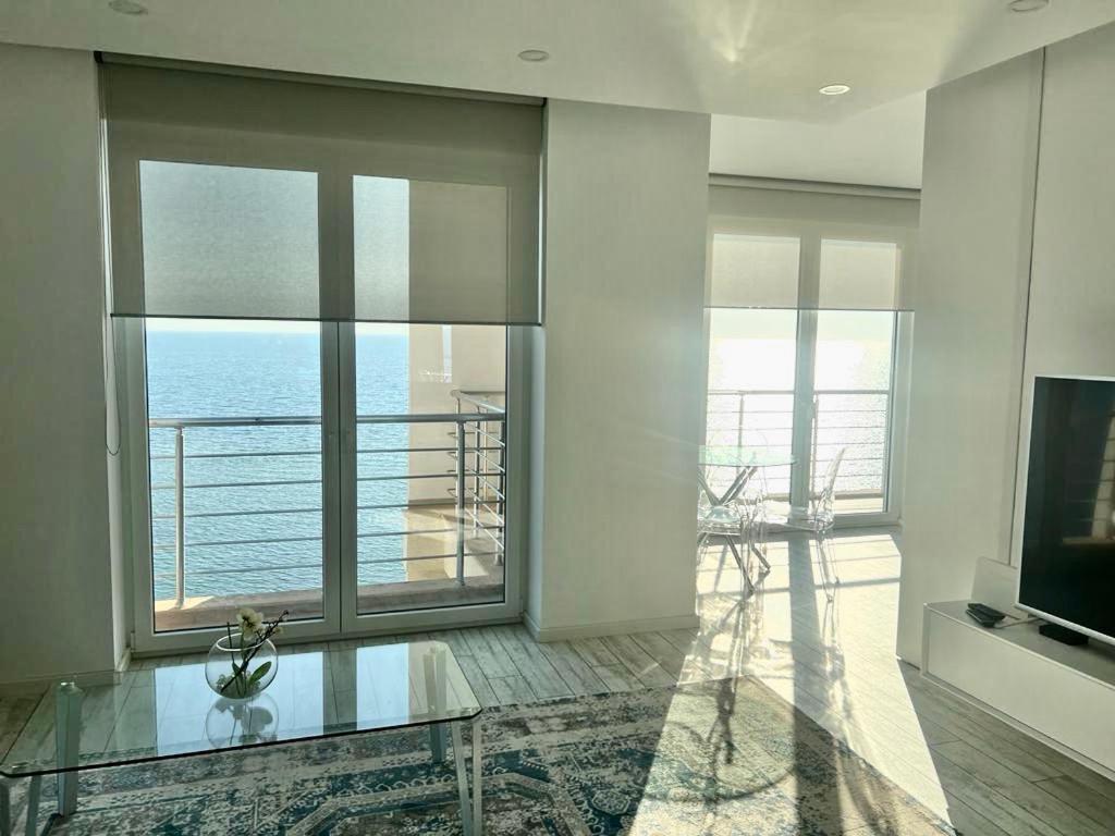 Durres Currila Modern Luxury Stunning Beach Views エクステリア 写真