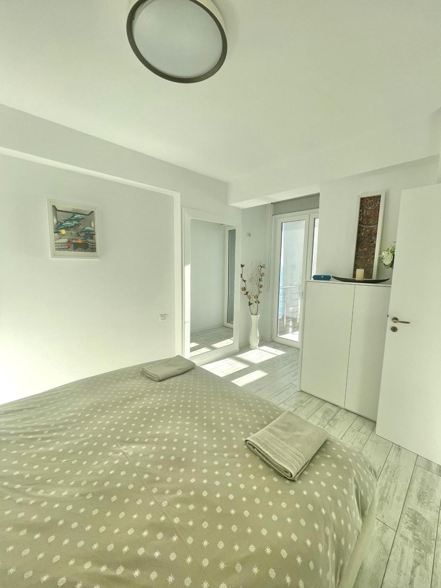 Durres Currila Modern Luxury Stunning Beach Views エクステリア 写真